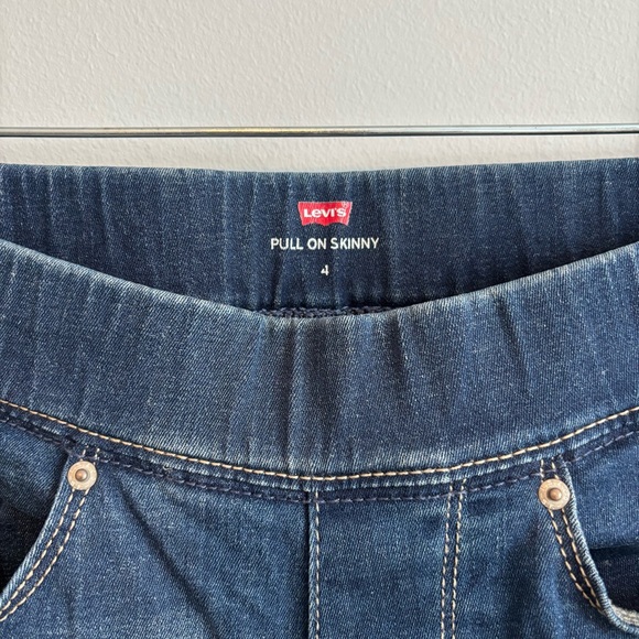 Levi's Pull On Jeggings - Picture 2 of 6
